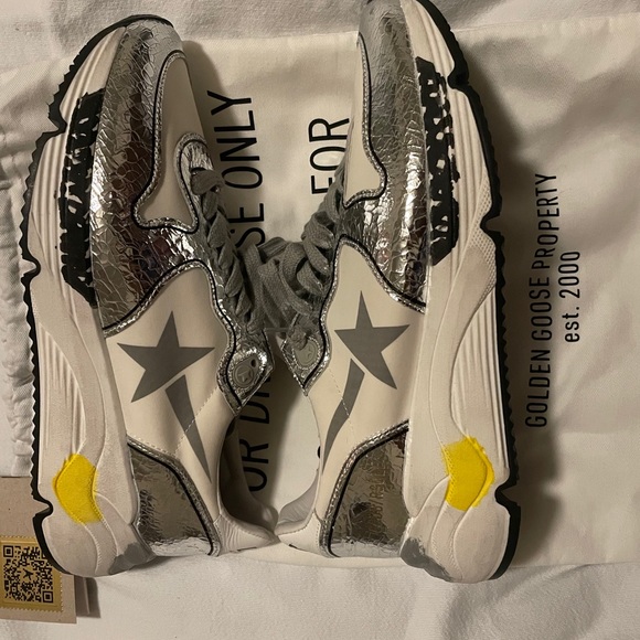 Golden Goose Sneakers - Picture 3 of 7